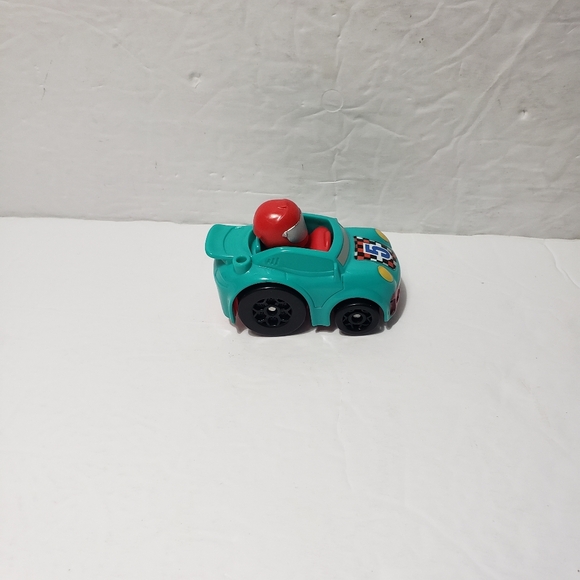 2019 LITTLE PEOPLE Launch & Loop Raceway Racer # 5 (REPLACEMENT) - Picture 3 of 6
